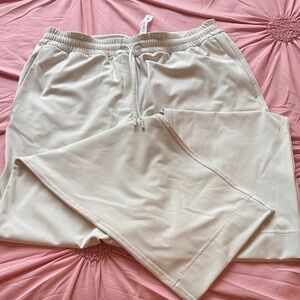 Lululemon Athletica  Men’s  Cream  Pull On workout pant, SZ M